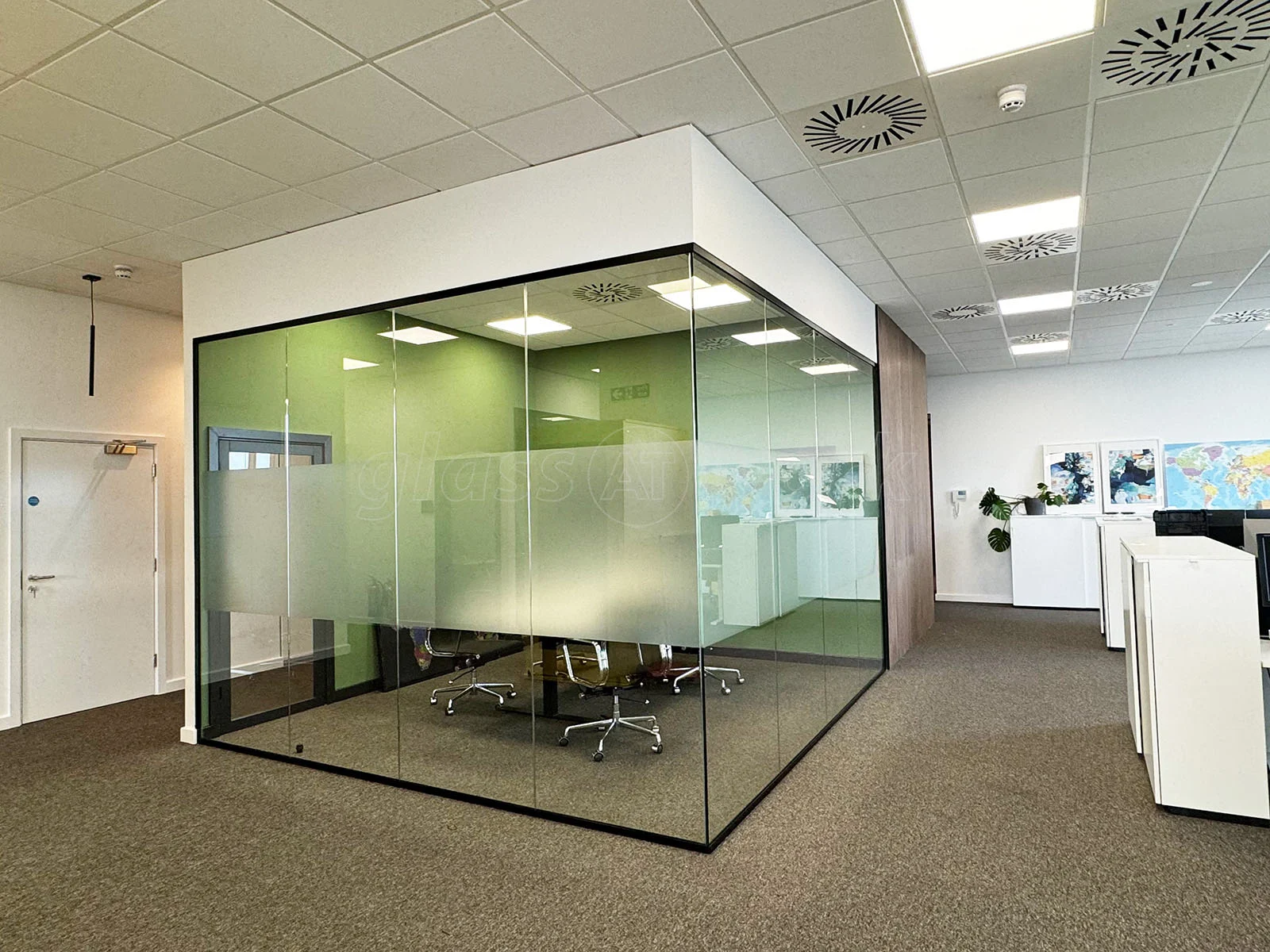 Soundproof glass partition